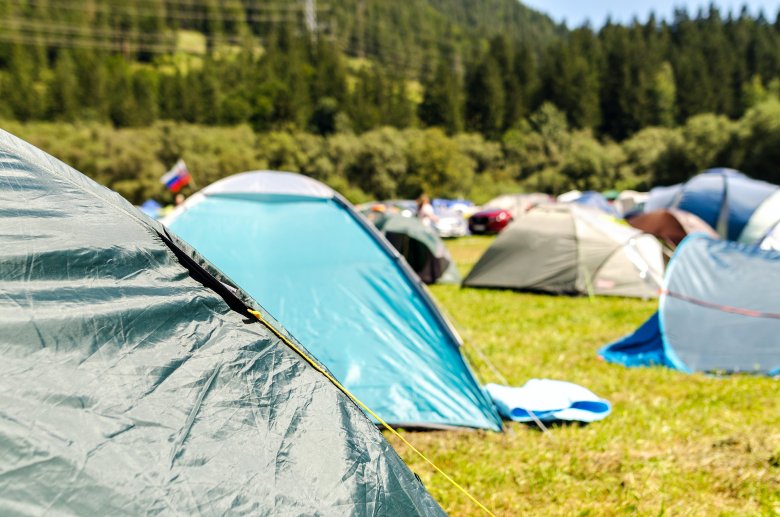 Des tentes de camping